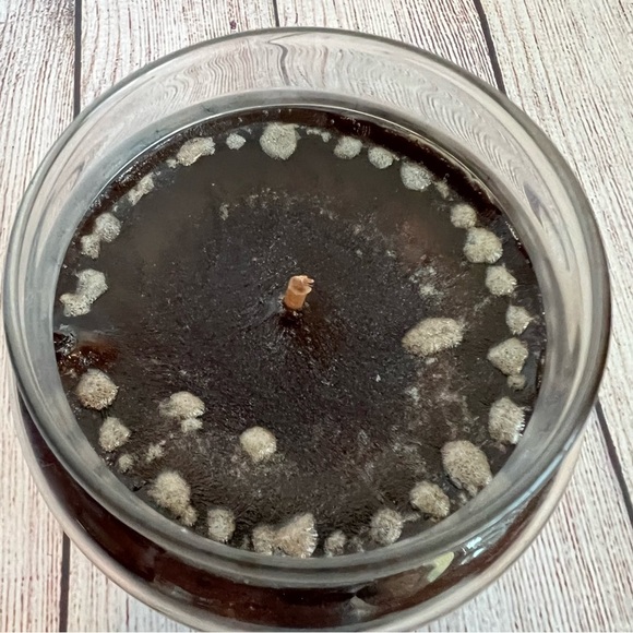 Yankee Candle Chocolate Cappuccino 22 OZ Jar - Picture 3 of 4